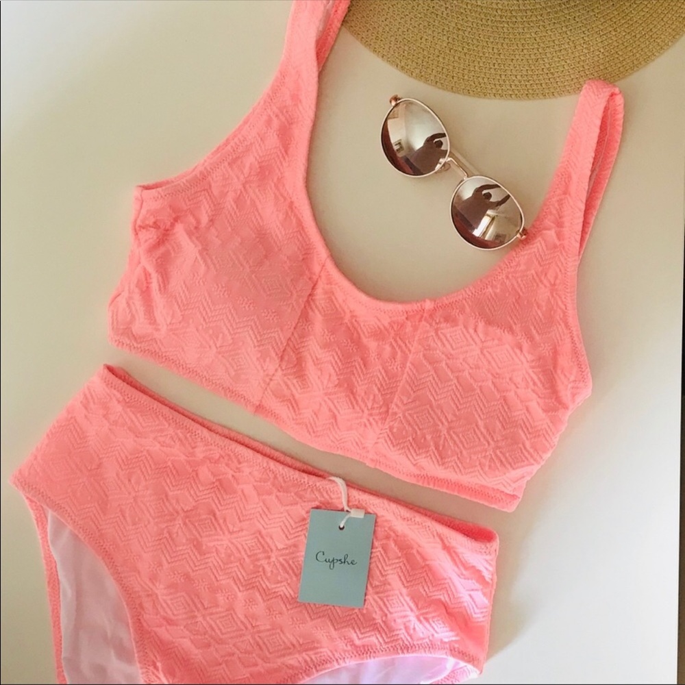 Cupshe bikini in coral, size medium